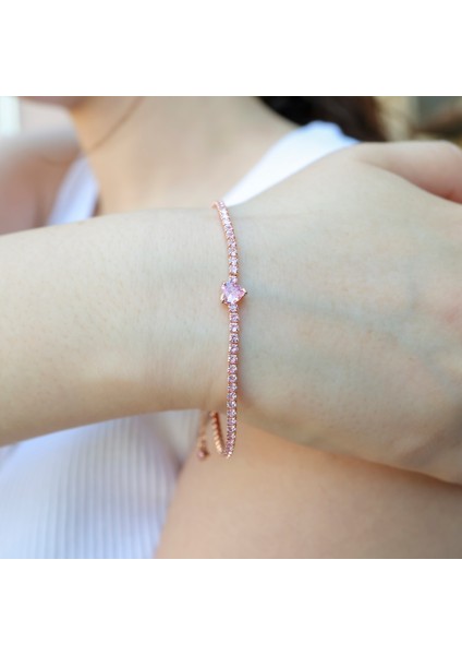 Pembe Altın Kaplama Kalp Taşlı Kadın Tenis Bileklik – Zarif ve Işıltılı Tasarım indirimleri