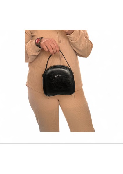 Siyah Kulplu ve Askılı New Season Çanta En 20 cm Boy 18 cm modelleri