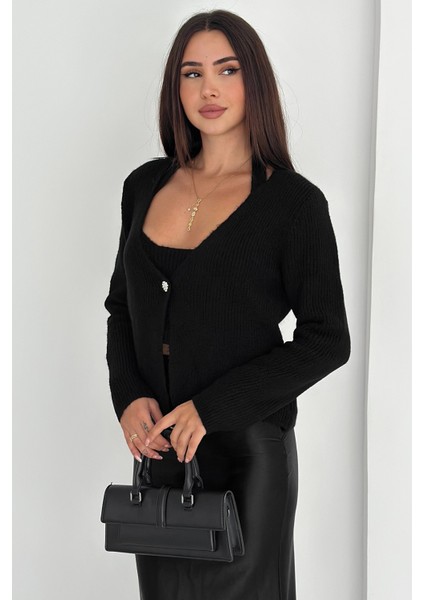 Kadın Örgü Crop Top & Hırka Takımı – Yumuşak & Minimal Stil