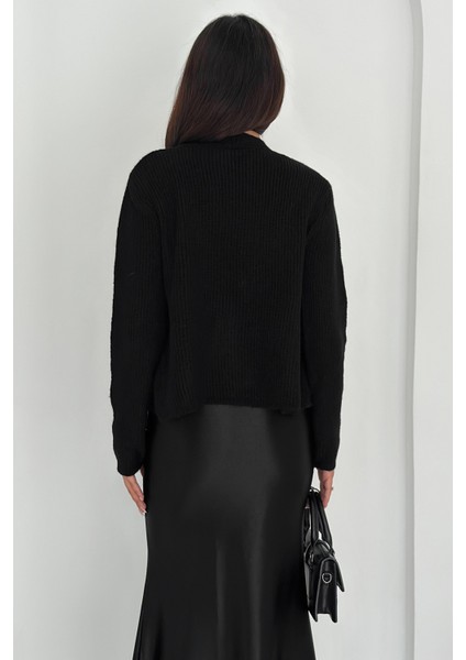 Kadın Örgü Crop Top & Hırka Takımı – Yumuşak & Minimal Stil fırsatları