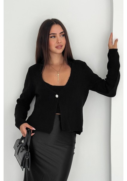 Kadın Örgü Crop Top & Hırka Takımı – Yumuşak & Minimal Stil