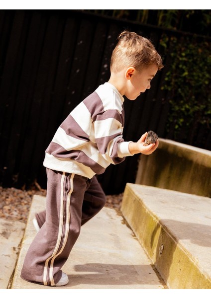 Unisex Çocuk Pamuklu Kahve Çizgili Sweatshirt ve Şeritli Eşofman Takım - Rahat Kesim fırsatları