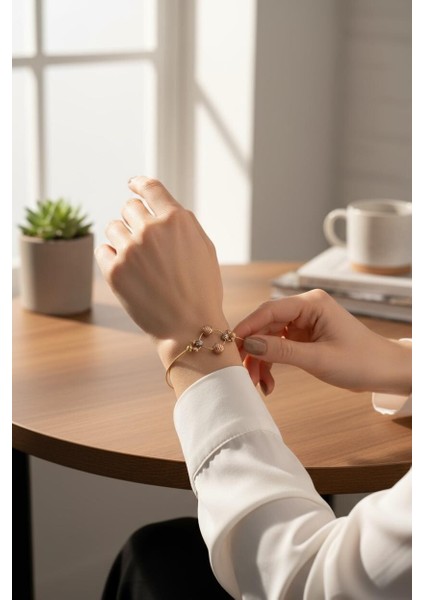 925 Ayar Gümüş Dorika 3 Top Gold Bileklik Kadın 1 fiyatları