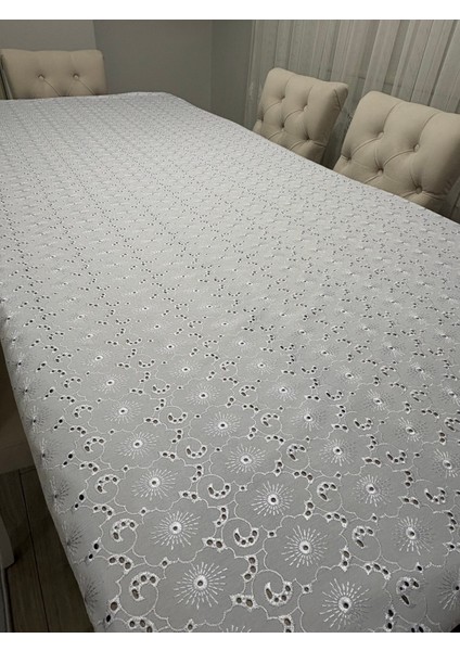 Brode Nakış Işlemeli Dertsiz Masa Örtüsü 150X250 modelleri