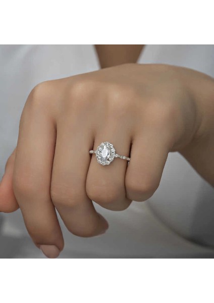 Gümüş Beyaz Oval Taşlı Kadın Yüzük fiyatları