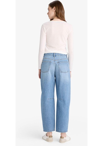 Barrel Fit Normal Bel Düz Paça Bilek Boy Jean Kar Yıkamalı Pantolon F2959AX25WN