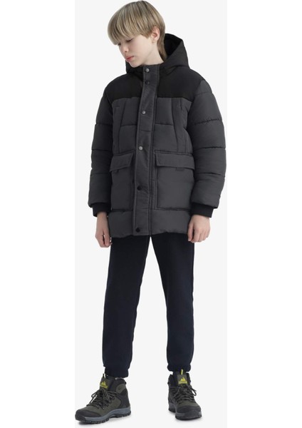 Erkek Çocuk Su Geçirmez Kapüşonlu Polar Astarlı Parka E9373A825WN fiyatları