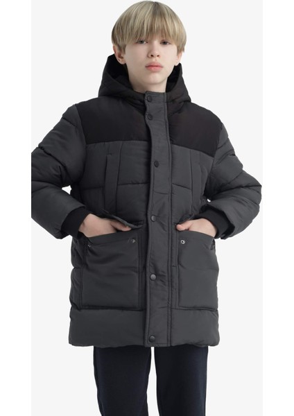 Erkek Çocuk Su Geçirmez Kapüşonlu Polar Astarlı Parka E9373A825WN modelleri