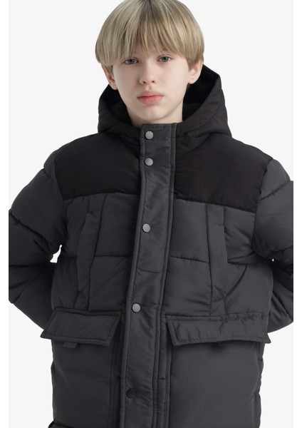 Erkek Çocuk Su Geçirmez Kapüşonlu Polar Astarlı Parka E9373A825WN