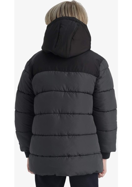 Erkek Çocuk Su Geçirmez Kapüşonlu Polar Astarlı Parka E9373A825WN