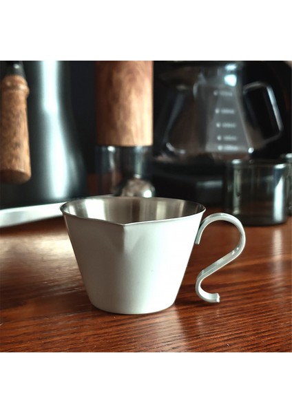 Sivri Ağızlı Latte Art Silindir Süt Kupası 304 Paslanmaz Çelik Süslü Kahve Süt Köpürtme Kabı Kahve Çıkarma Kupası (Yurt Dışından) indirimleri