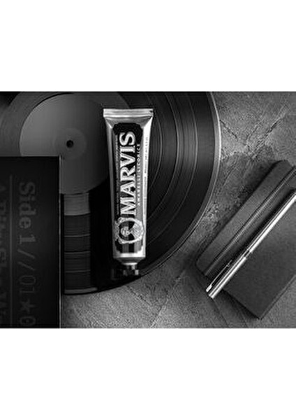 Amarelli Licorice Diş Macunu Koruyucu Etkiyle 75 ml Siyah Anason Aromalı