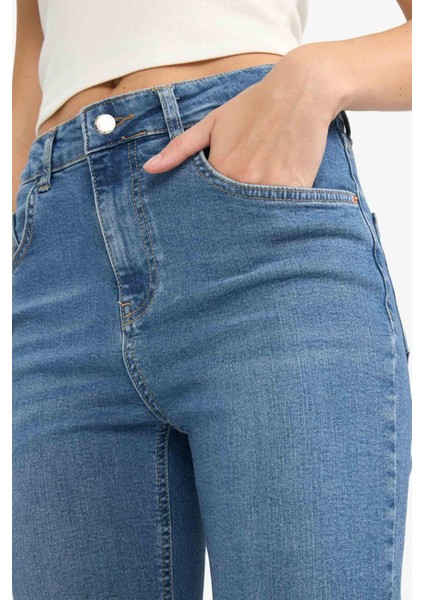 Crop Flare Fit Düşük Bel Bilek Boy Jean Yıkamalı Pantolon G2217AX25WN indirimleri