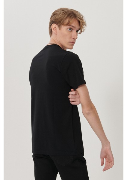 Erkek Siyah Regular Fit Bisiklet Yaka T-Shirt indirimleri