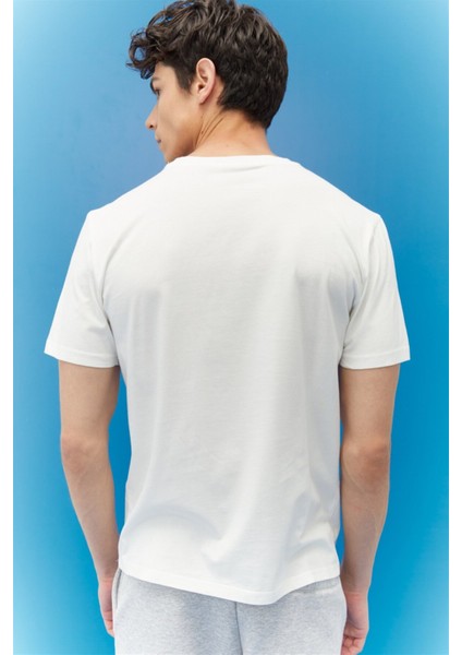 Regular Fit Normal Kesim Sıfır Yaka %100 Pamuk Logolu Tişört