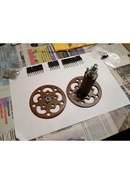 Bakır Tel ve Diğer Malzemeleri Sarma Için Plastik Bobin. 3D Model Indir. (Plastik Aparattır!!!) 3D fiyatları