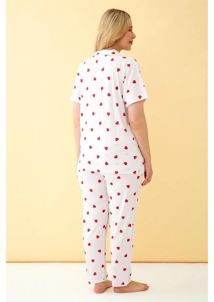 Kadın Beyaz Kırmızı Kalp Desenli Önden Düğmeli Büyük Beden Pijama Takımı indirimleri