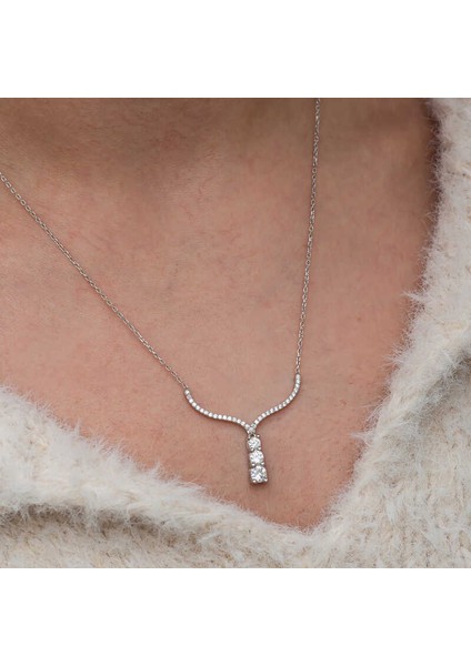 Gümüş Üç Taşlı V Model Kadın Kolye indirimleri