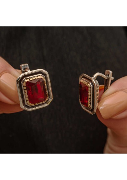 Gümüş Yakut Taşlı Otantik Kadın Küpe