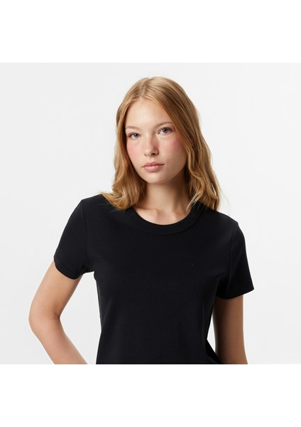 Kadın Siyah Classic Fit T-Shirt 57V700T.0TB fırsatları