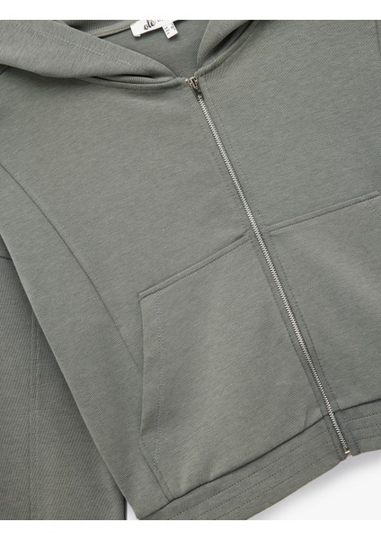 Rahat Kalıp Kanguru Cepli Fermuarlı Yıkamalı Kapüşonlu Crop Sweatshirt modelleri