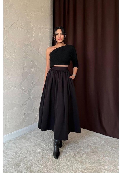 Siyah Beli Büzgülü Etek