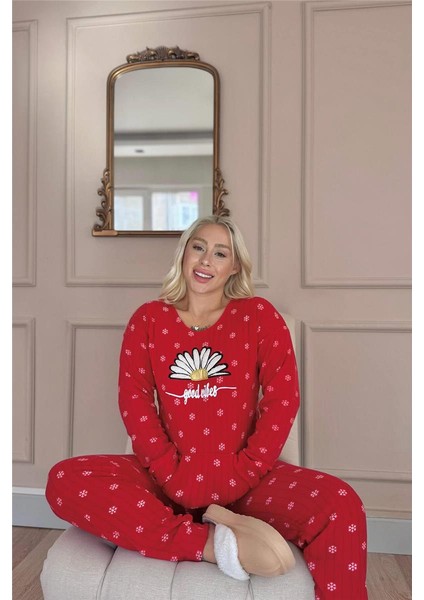 Kırmızı Vibes Desenli Kanguru Cepli Peluş Polar Pijama Takımı modelleri