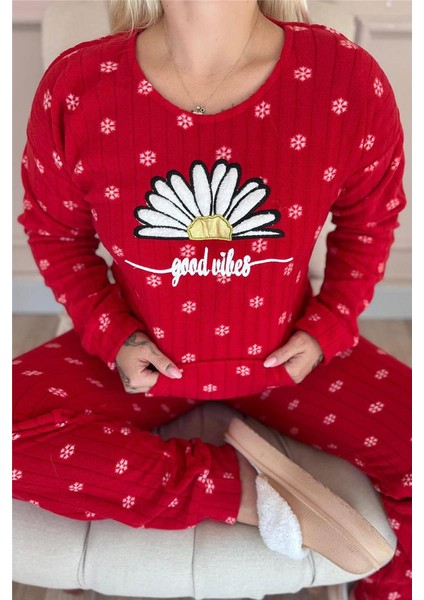Kırmızı Vibes Desenli Kanguru Cepli Peluş Polar Pijama Takımı indirimleri