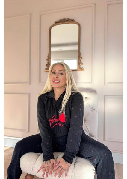 Siyah Love Desenli Kapşonlu Peluş Polar Pijama Takımı modelleri