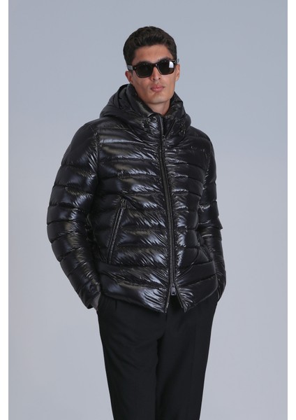 Oversize Kapüşonlu Erkek Kışlık Mont - Minimalist Tasarım