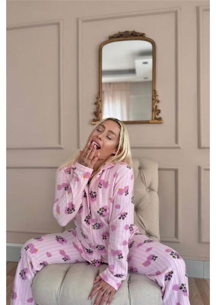 Pati Desenli Önden Düğmeli Peluş Polar Pijama Takımı indirimleri