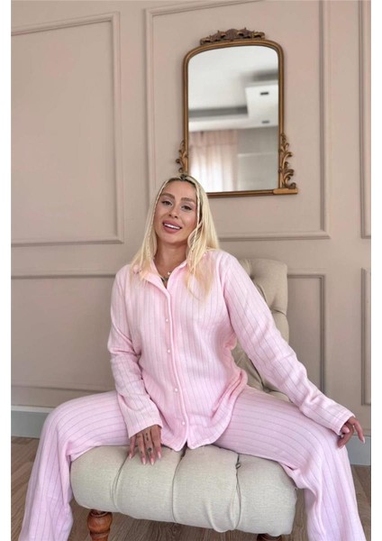 Toz Pembe Dotted Desenli Önden Düğmeli Peluş Polar Pijama Takımı fiyatları