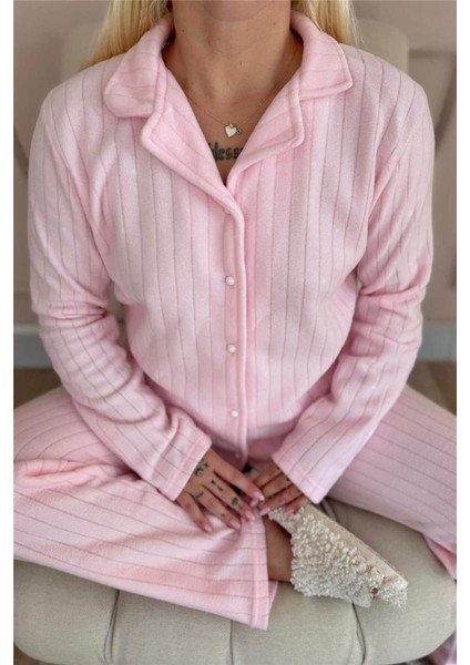 Toz Pembe Dotted Desenli Önden Düğmeli Peluş Polar Pijama Takımı indirimleri