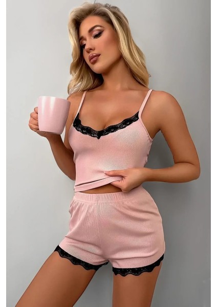 Kadın Pembe Renk Alt ve Üst Dantel Detaylı Şortlu Gecelik Takımı indirimleri