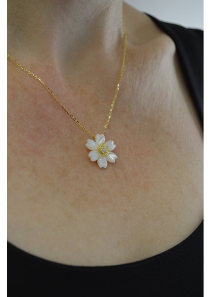 925 Ayar Gümüş Çiçek Zirkon Taşlı Gümüş Kolye (14 Ayar Altın Kaplamalı) fırsatları