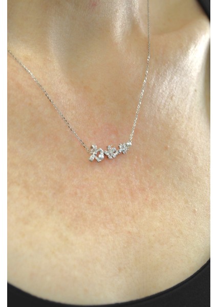 925 Ayar Gümüş Çiçekli ve Incili Beyaz Zirkon Taşlı Gümüş Kolye fırsatları