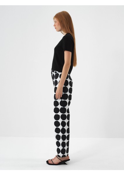 Kadın Siyah Yumuşak Dokulu Regular Fit Kazak modelleri