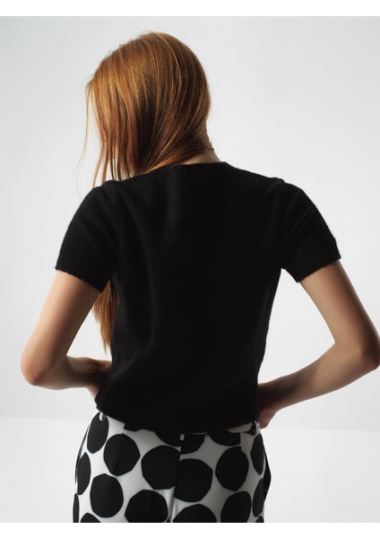 Kadın Siyah Yumuşak Dokulu Regular Fit Kazak fırsatları