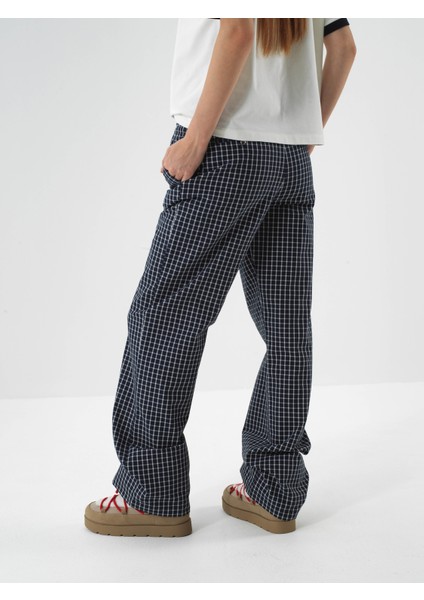 Kadın Lacivert Modern Ekose Oversize Pantolon fırsatları