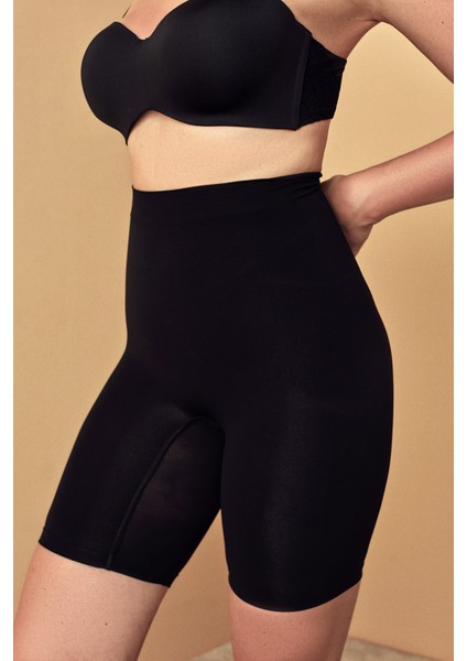 Premium Seamless Push Up Yüksek Bel Siyah Dikişsiz Şort Korse – Konforlu, Esnek ve Şekillendirici Tasarım