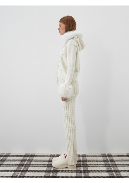Kadın Ekru Doğal Yün Dokulu Oversize Pantolon modelleri