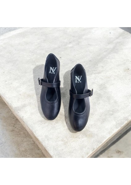 Siyah Deri Tokalı Kadın Babet