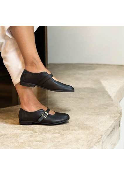 Siyah Deri Tokalı Kadın Babet modelleri