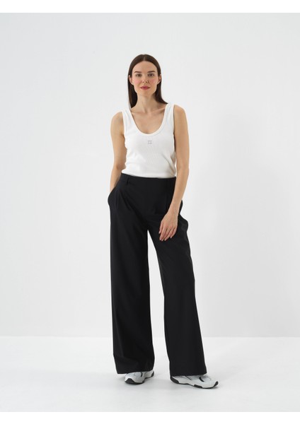 Kadın Siyah Esnek Dokulu Oversize Pantolon