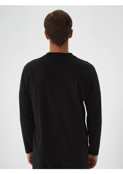 Erkek Siyah Pamuk Dokulu Regular Fit Uzun Kollu Tişört fırsatları