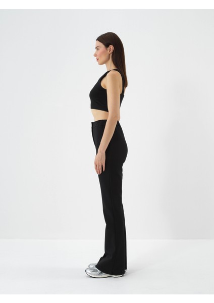 Kadın Siyah Pamuk Dokulu Regular Fit Crop fırsatları