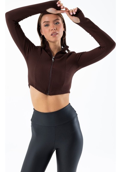 Kadın Dik Yaka Parmak Geçirmeli Fermuarlı Crop Sweatshirt Kahverengi - 26K 1776