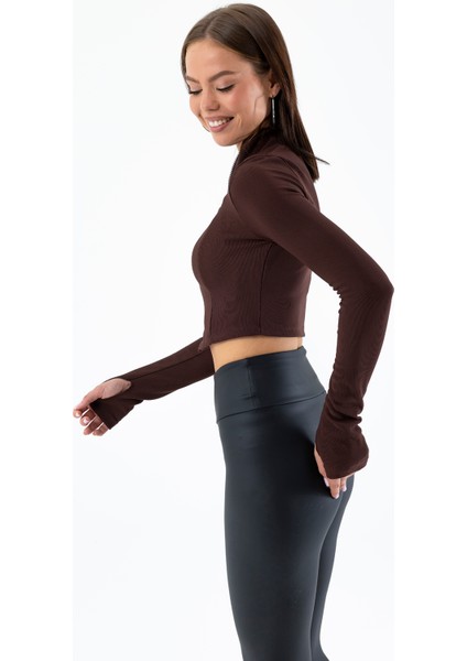Kadın Dik Yaka Parmak Geçirmeli Fermuarlı Crop Sweatshirt Kahverengi - 26K 1776