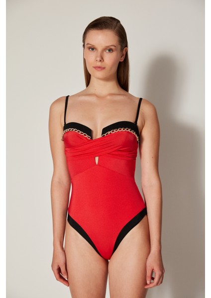 Kırmızı Siyah Metal Aksesuar Detaylı Kuvars Mayo