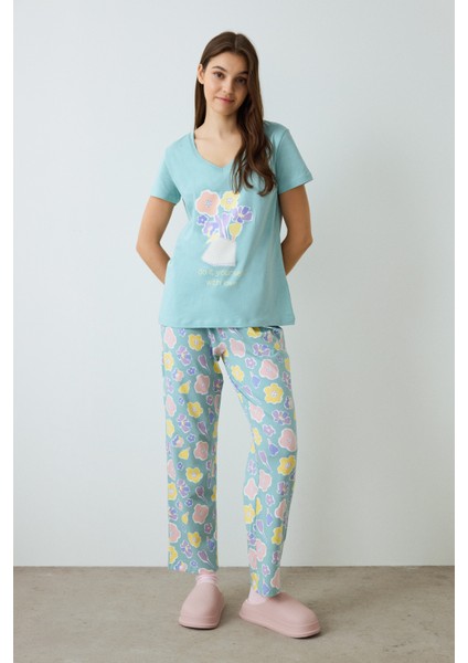 Mint Yeşili With Love Çiçek Desenli Pamuklu V Yaka Kısa Kollu Pijama Takımı